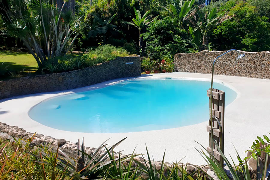 Piscine du Vanira Lodge Pension à Tahiti